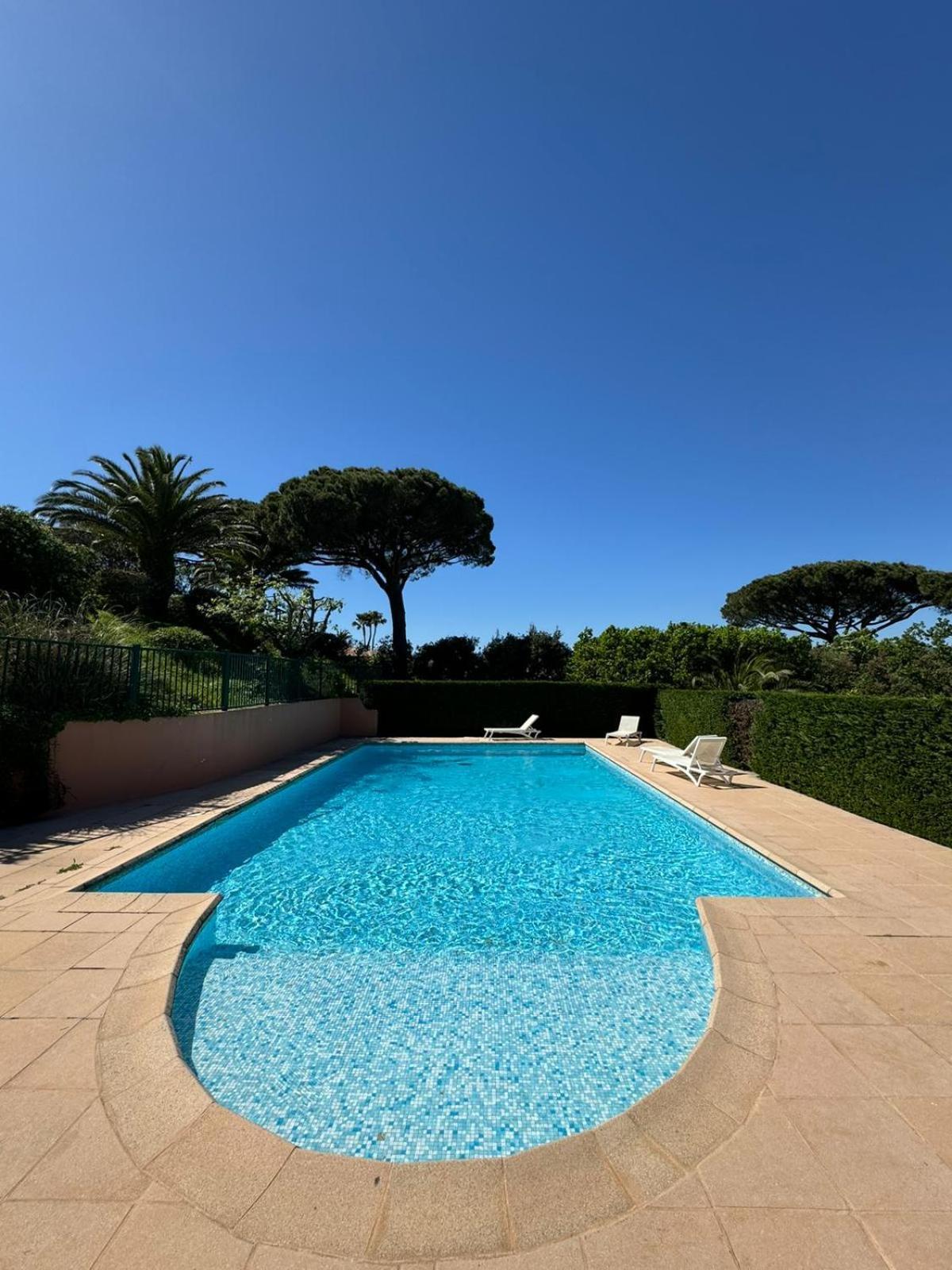 Villa Vue Mer Donnant Sur Le Golfe De St Tropez, 2 Chambres, 6 Pers, Piscine Commune Saint Tropez Bagian luar foto